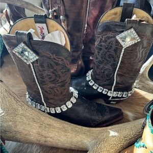 Plz tell me why this boot doesn’t sell? 9B Tony Lama brown gently used boot.